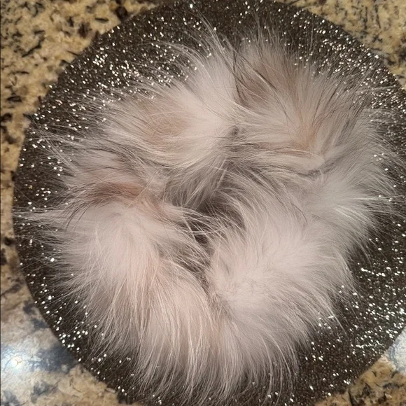 Lena Vie Boutique | Accessories | Silver Fox Fur Head Band  display picture 2